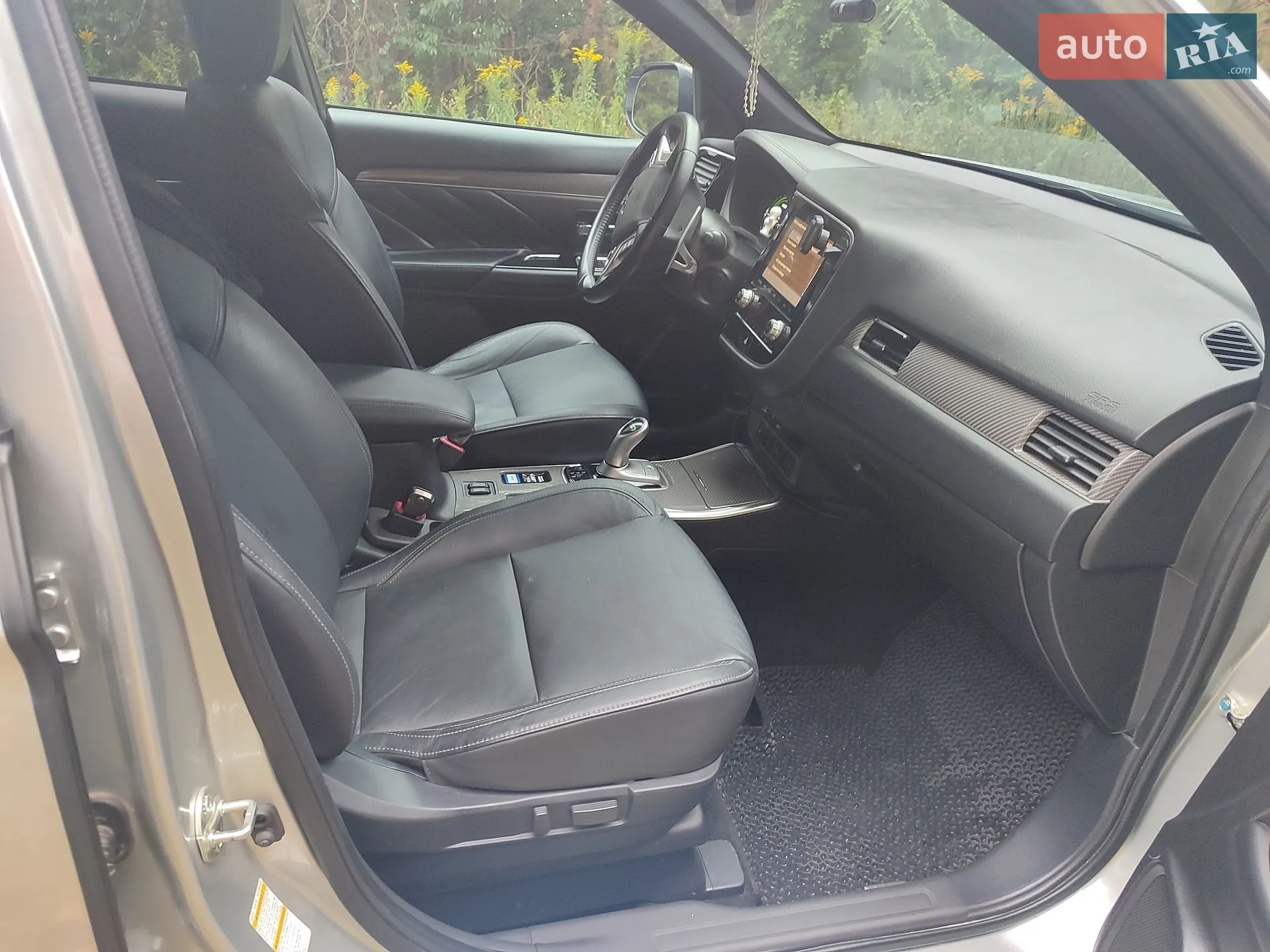 2022 Mitsubishi Outlander - мініатюра 13