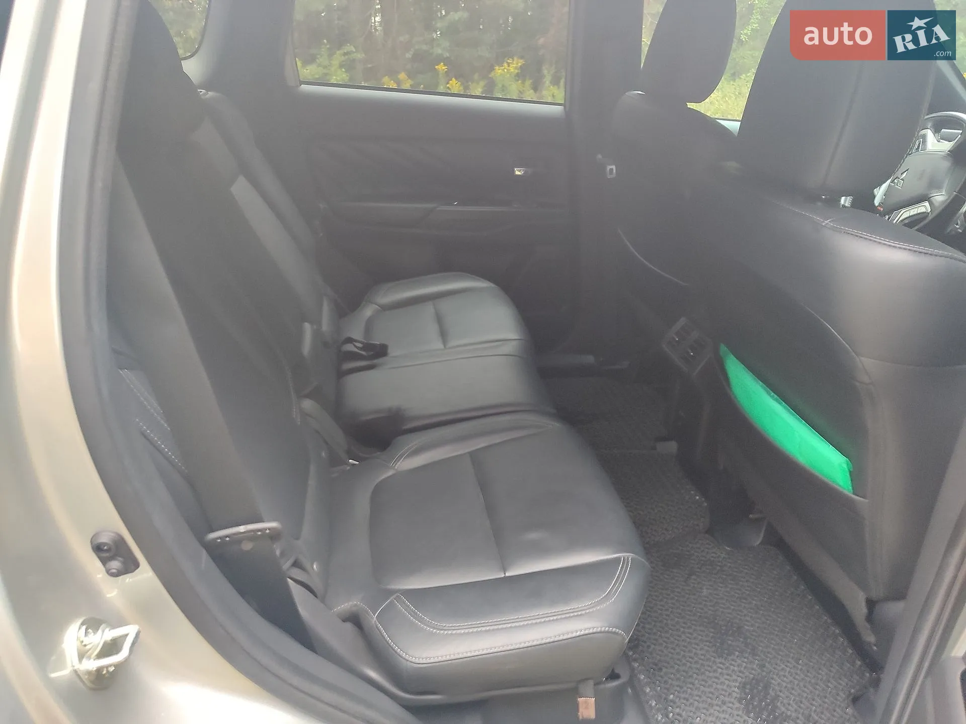 2022 Mitsubishi Outlander - мініатюра 17