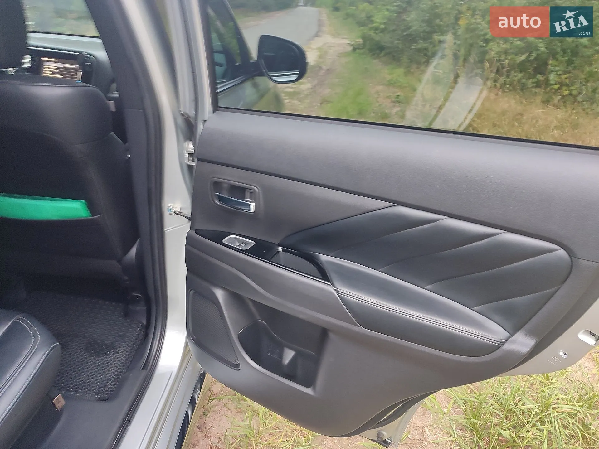 2022 Mitsubishi Outlander - мініатюра 18
