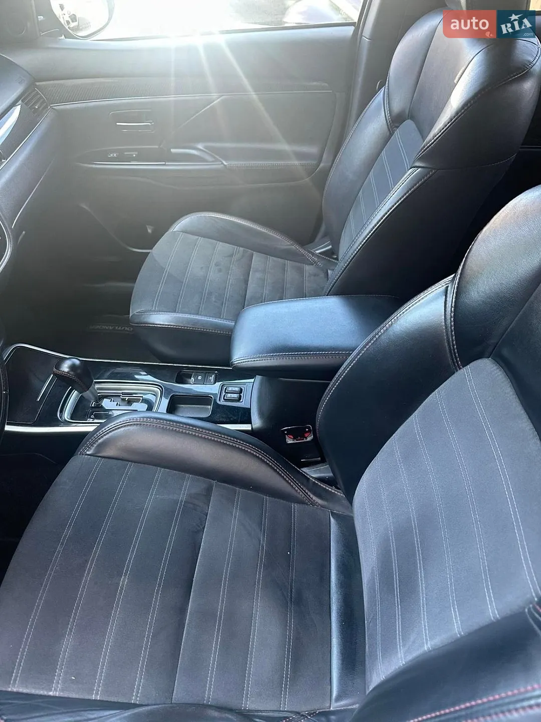 2020 Mitsubishi Outlander - мініатюра 7