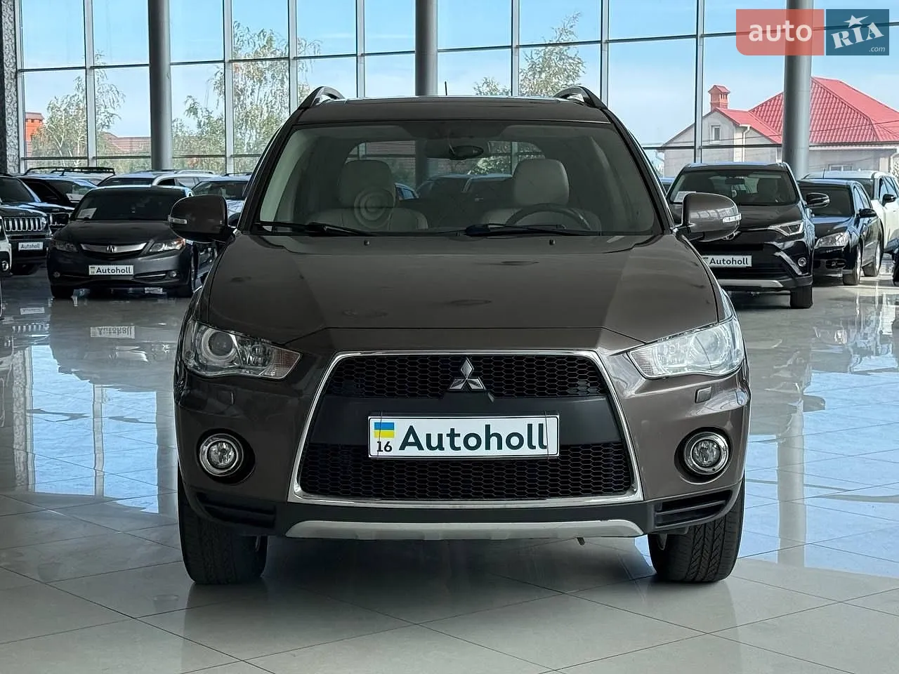 2012 Mitsubishi Outlander - фото 1