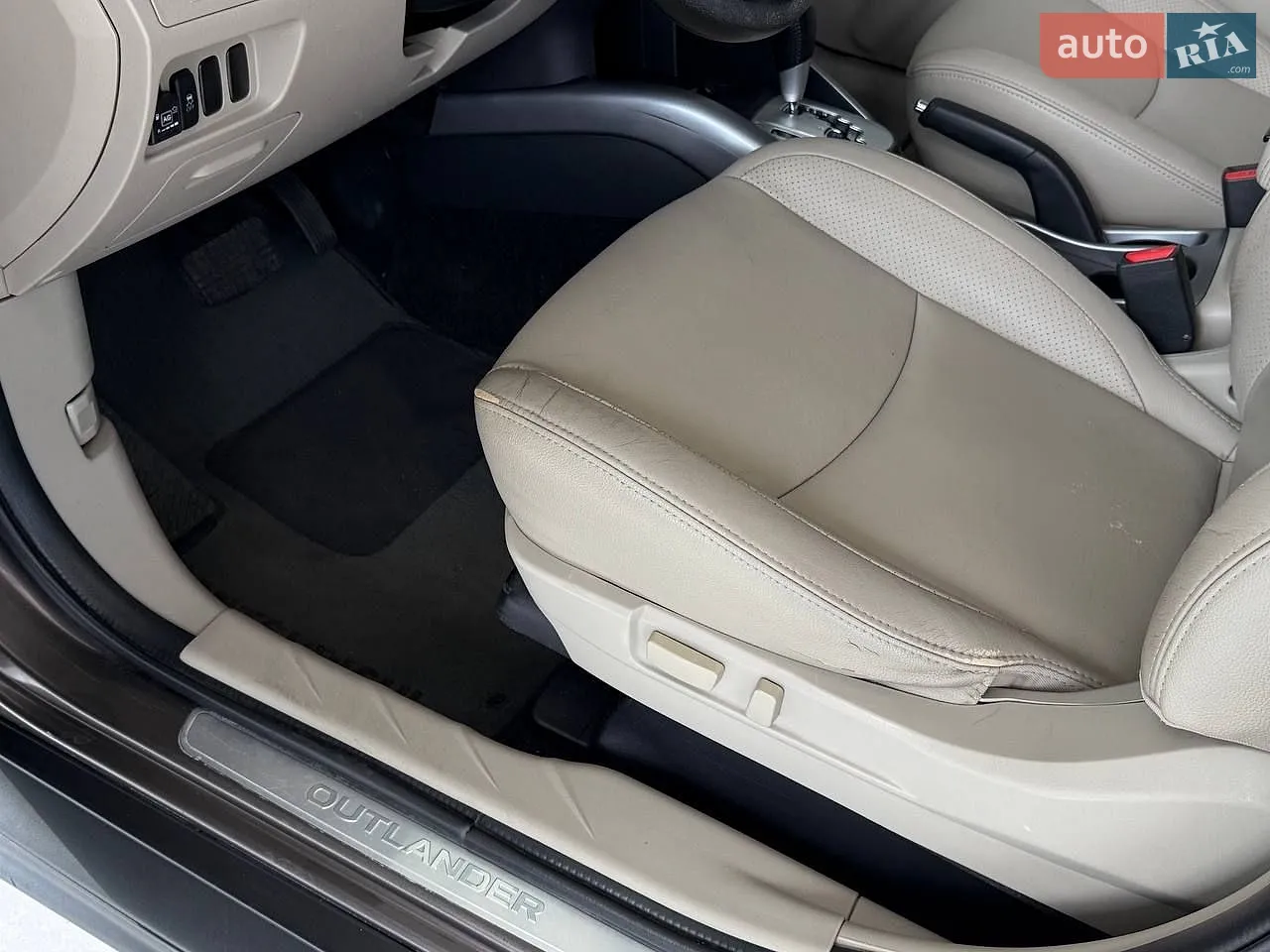 2012 Mitsubishi Outlander - мініатюра 15