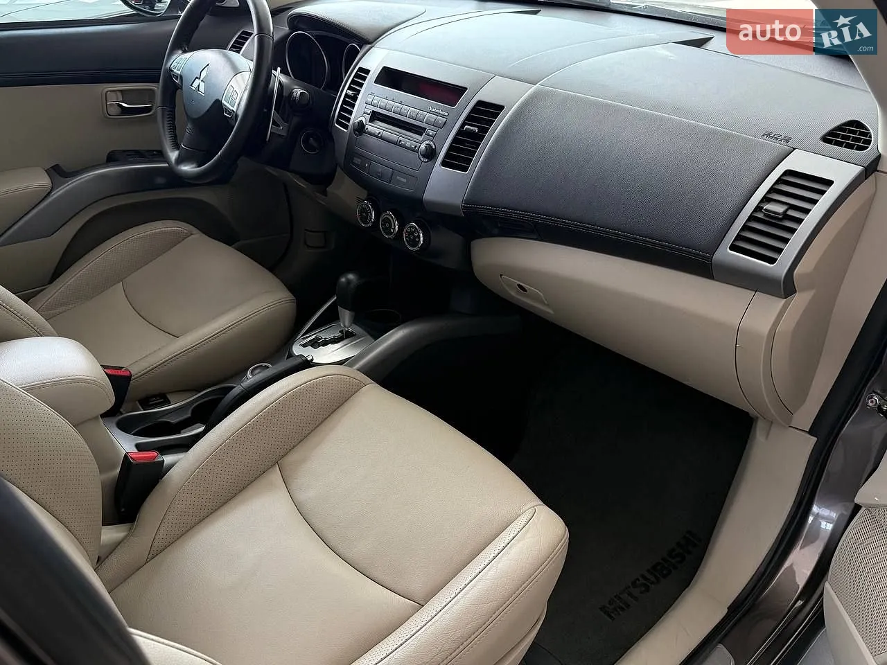 2012 Mitsubishi Outlander - мініатюра 16