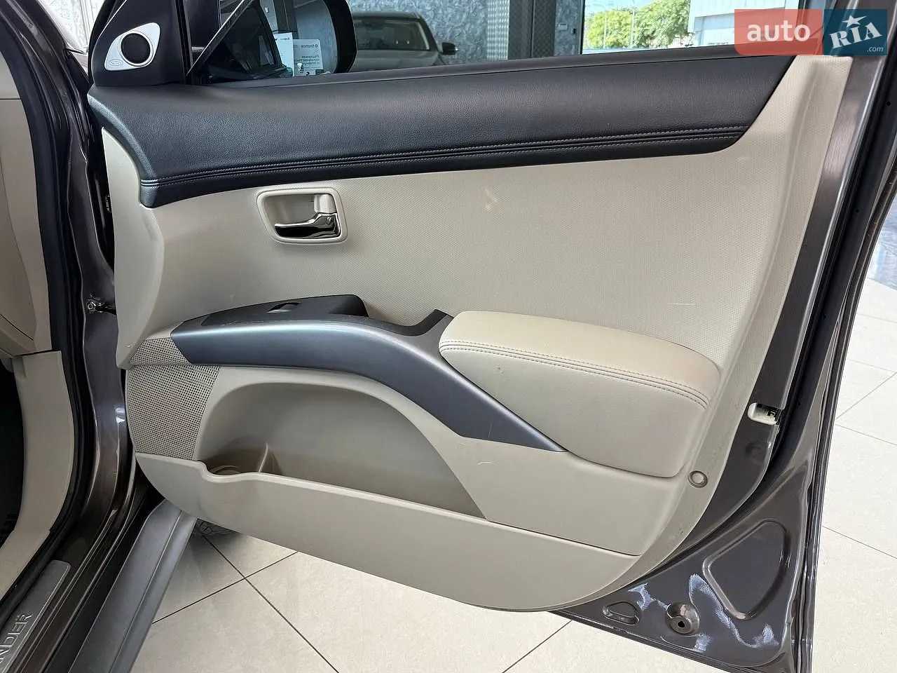 2012 Mitsubishi Outlander - мініатюра 17