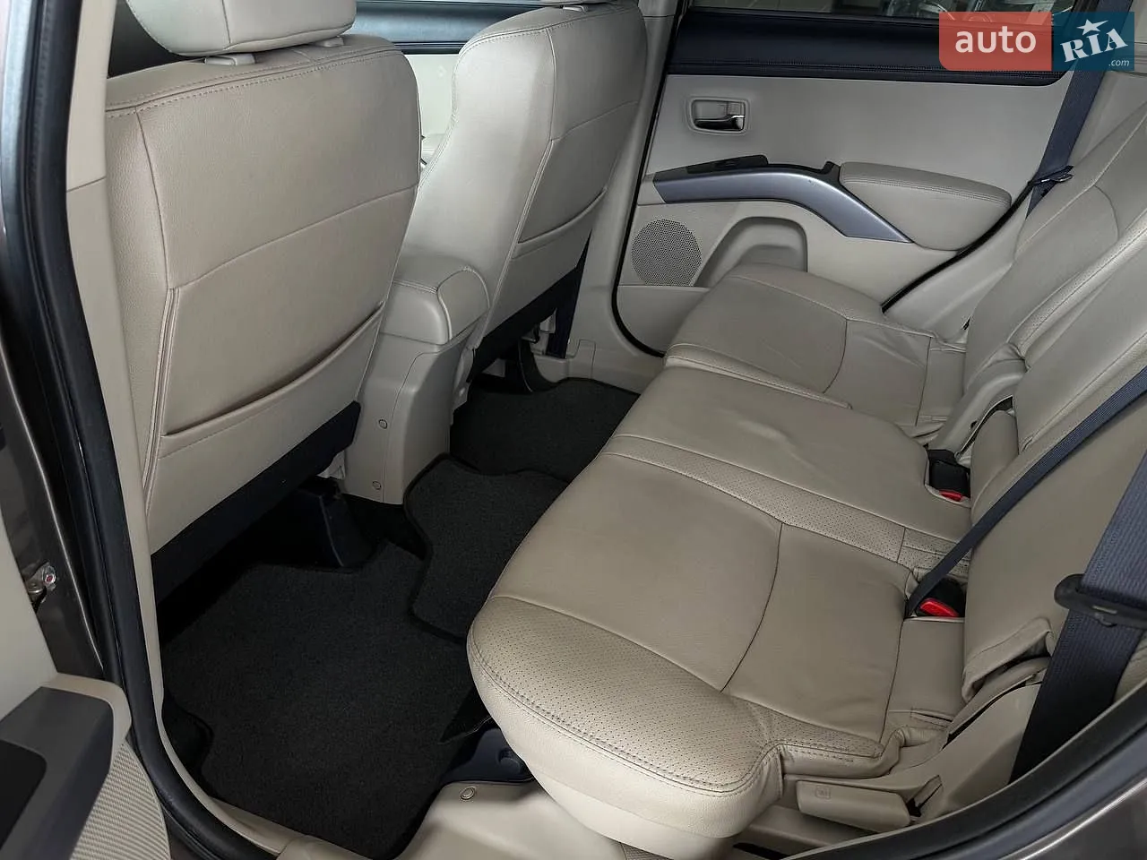 2012 Mitsubishi Outlander - мініатюра 18