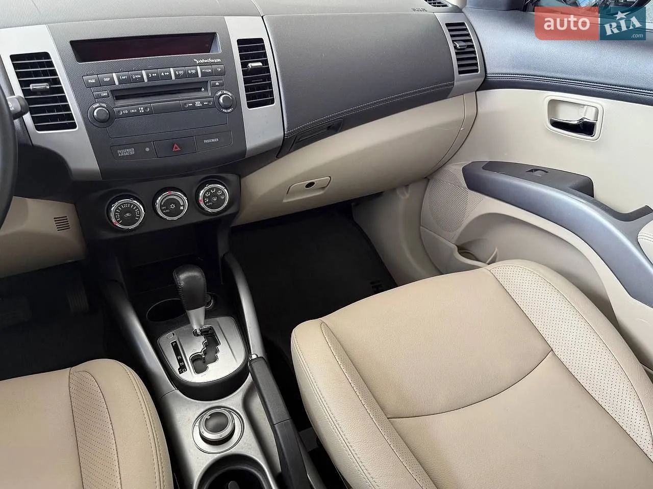 2012 Mitsubishi Outlander - мініатюра 26