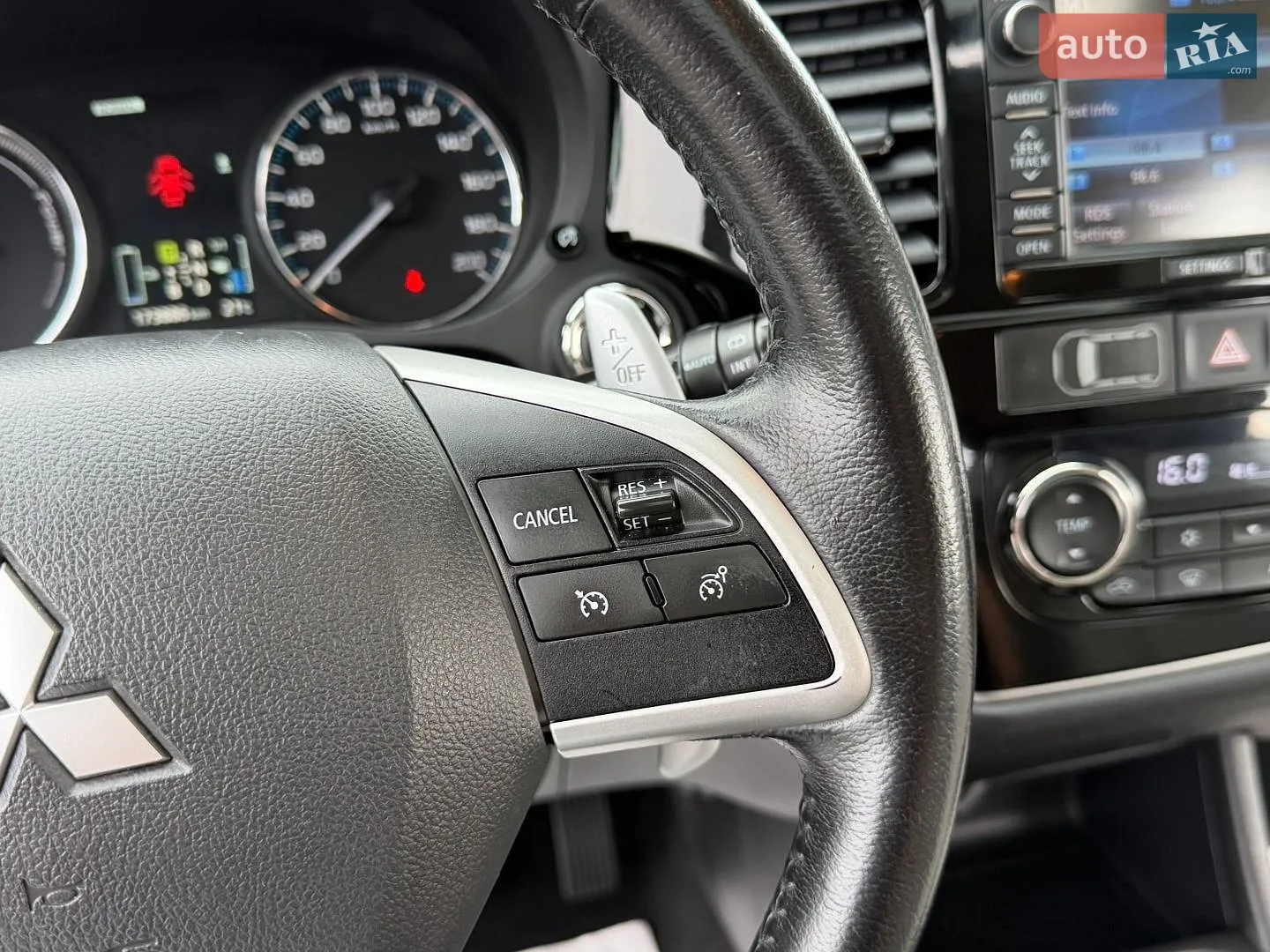 2014 Mitsubishi Outlander - мініатюра 90