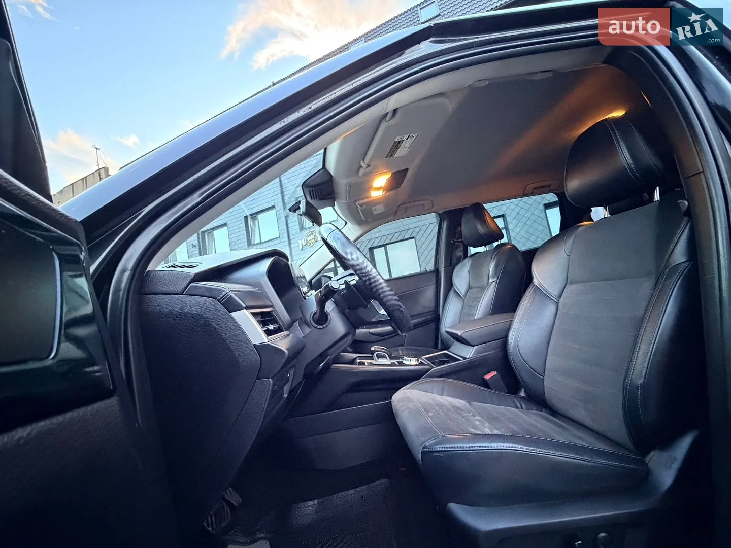 2022 Mitsubishi Outlander - мініатюра 24