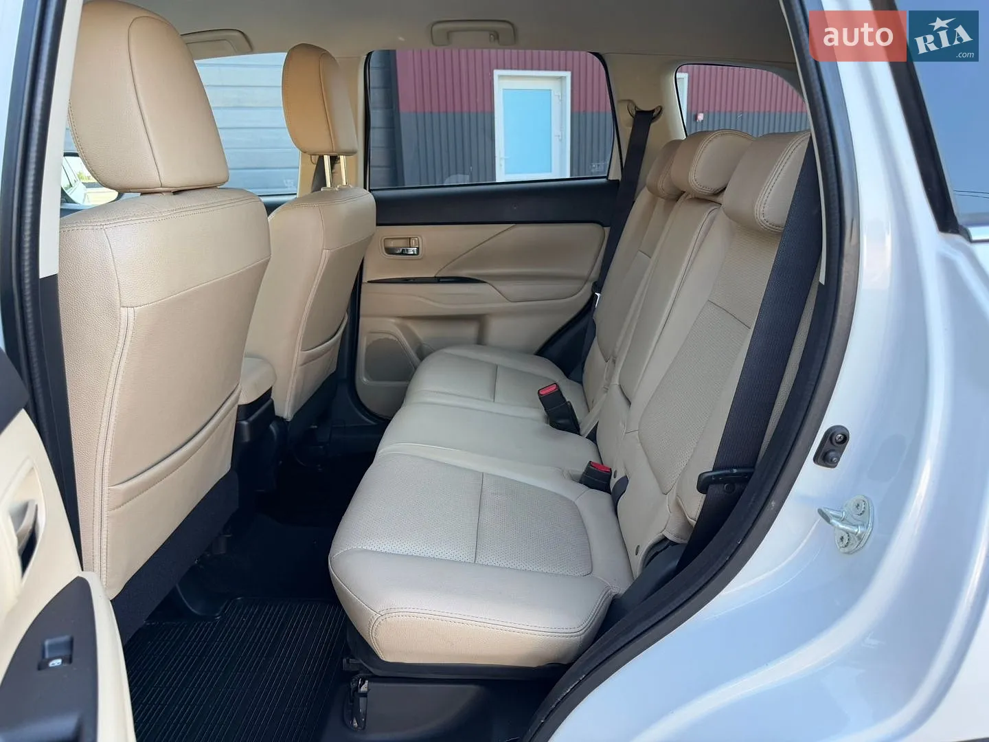 2016 Mitsubishi Outlander - мініатюра 18