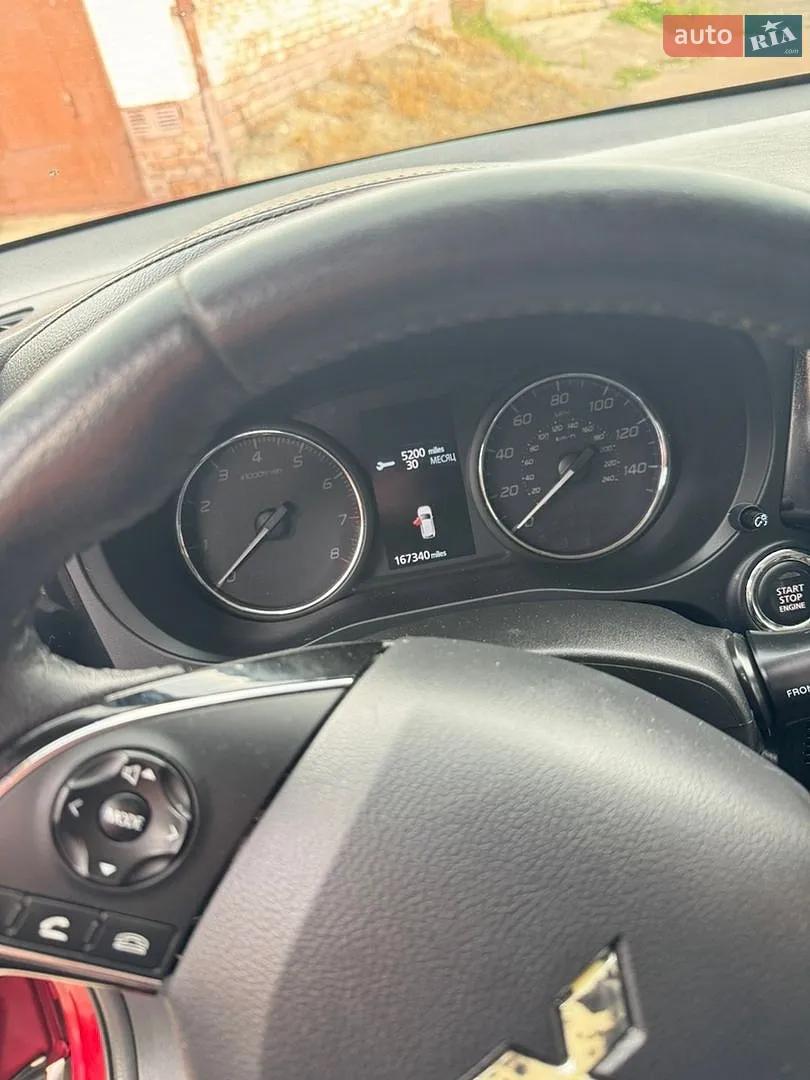 2017 Mitsubishi Outlander - мініатюра 10