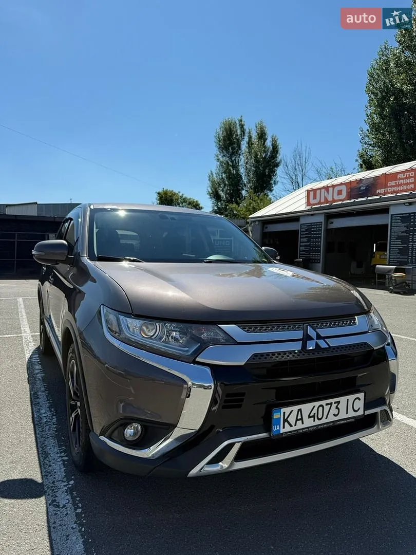 2021 Mitsubishi Outlander - мініатюра 5