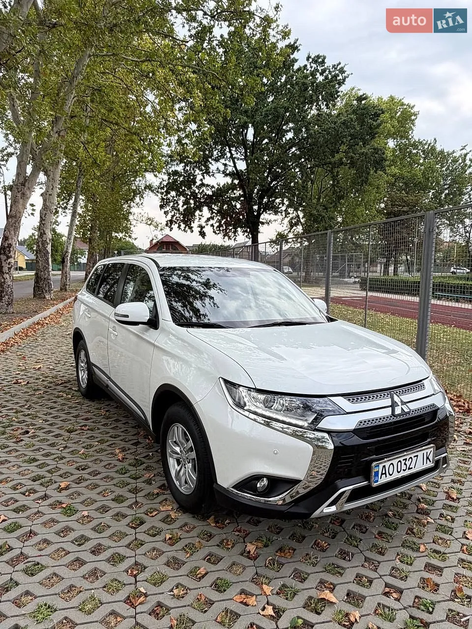 2021 Mitsubishi Outlander - фото 1