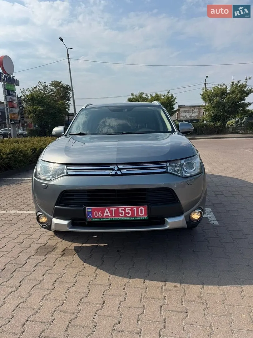 2015 Mitsubishi Outlander - фото 1