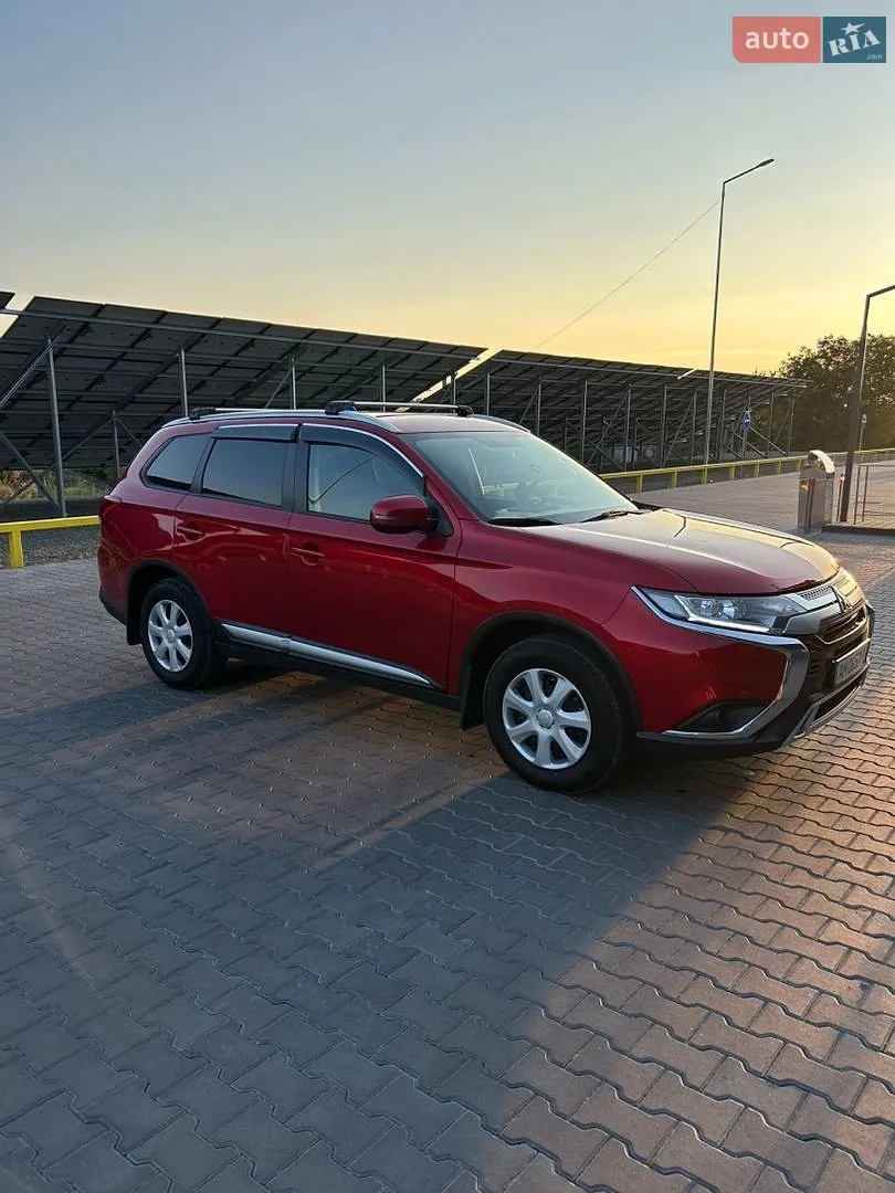 2021 Mitsubishi Outlander - мініатюра 4