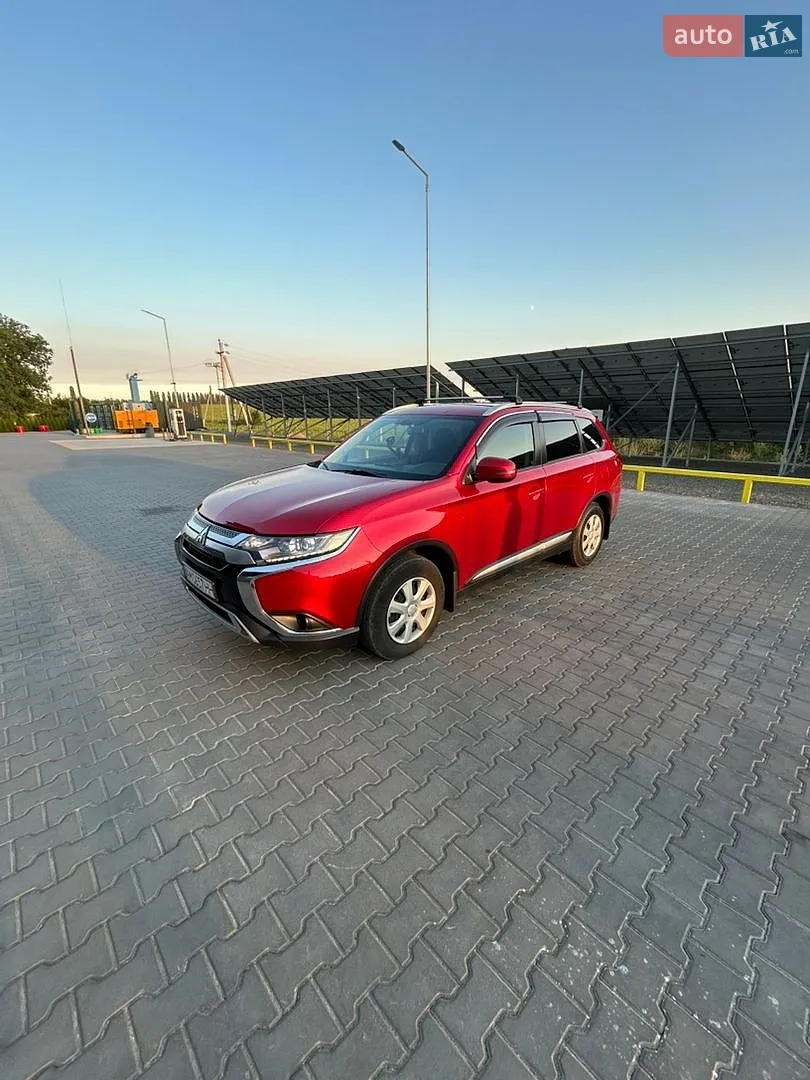 2021 Mitsubishi Outlander - мініатюра 9