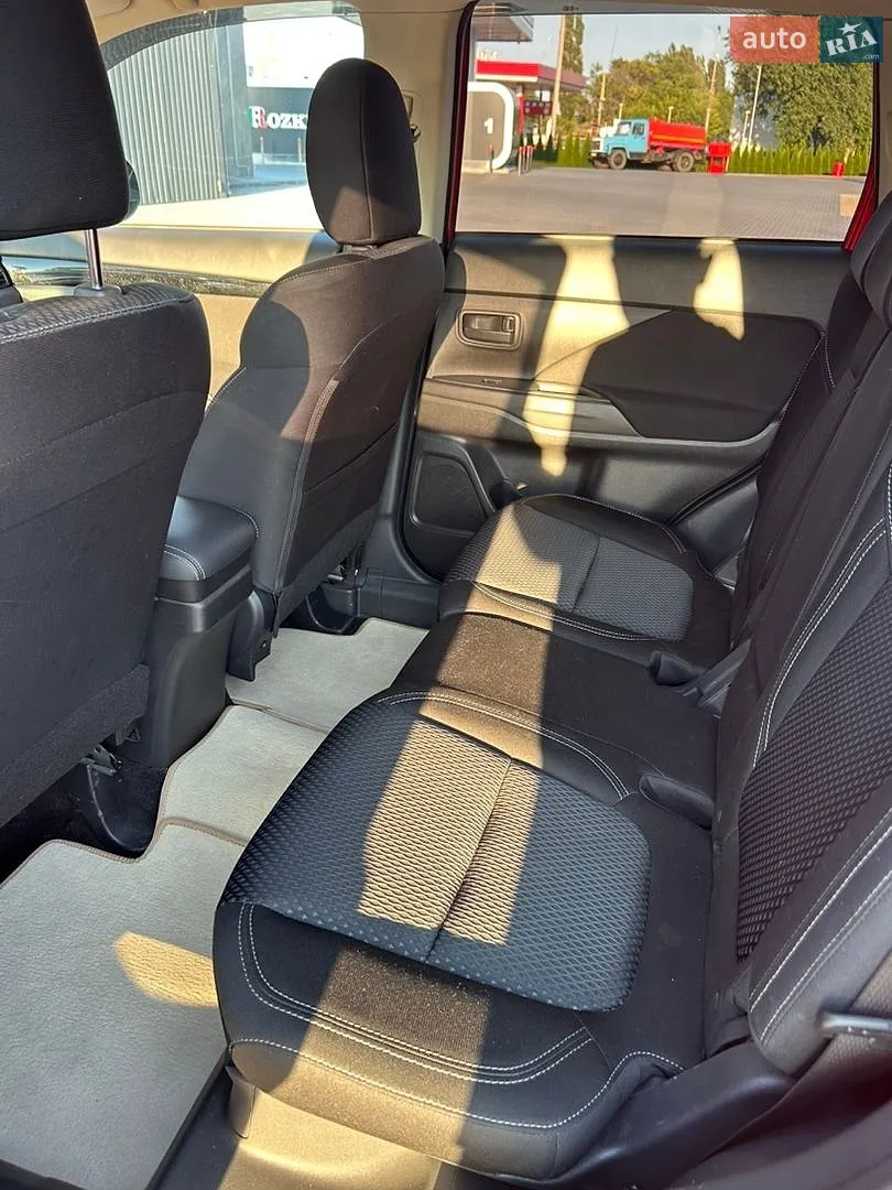 2021 Mitsubishi Outlander - мініатюра 17