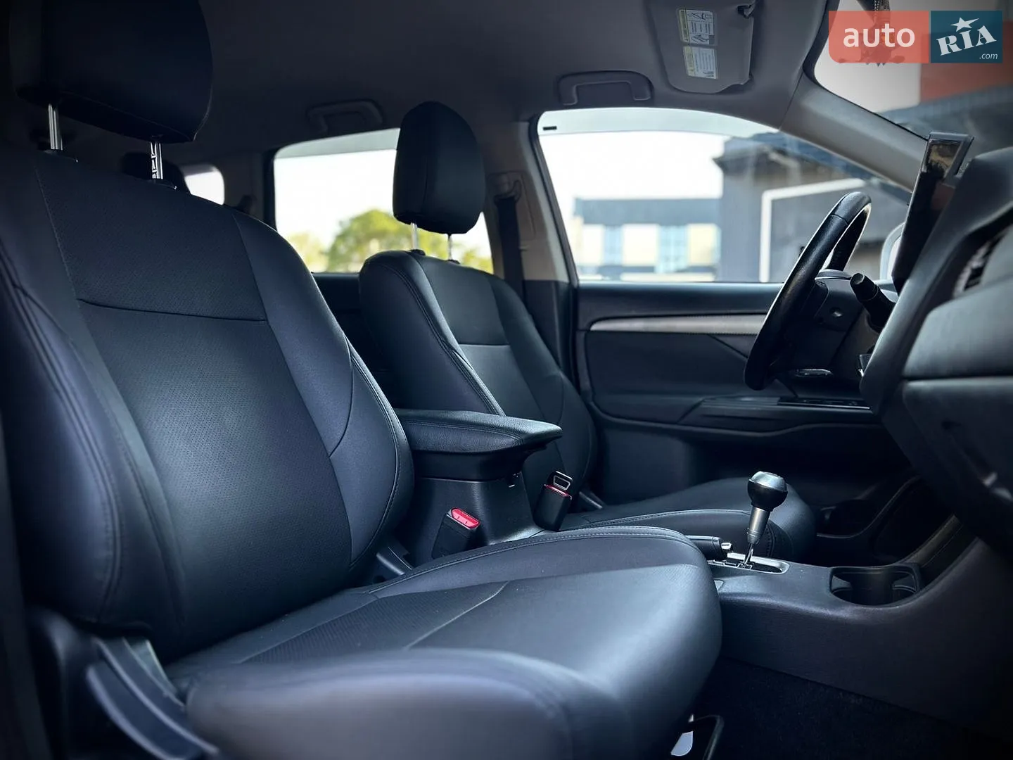 2016 Mitsubishi Outlander - мініатюра 13