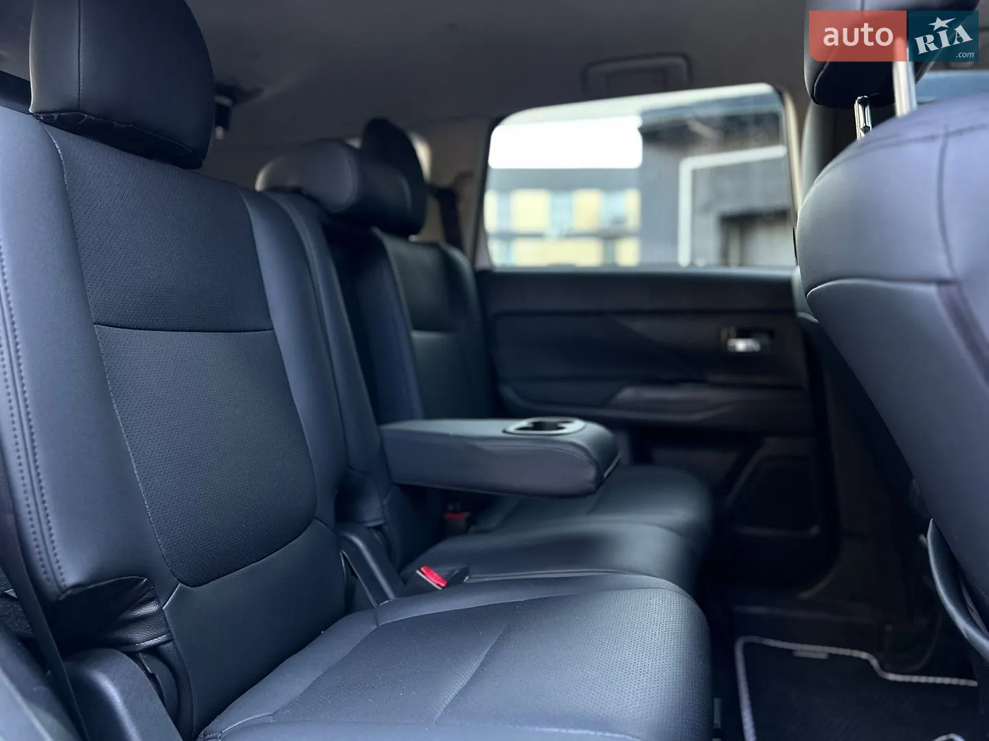 2016 Mitsubishi Outlander - мініатюра 14