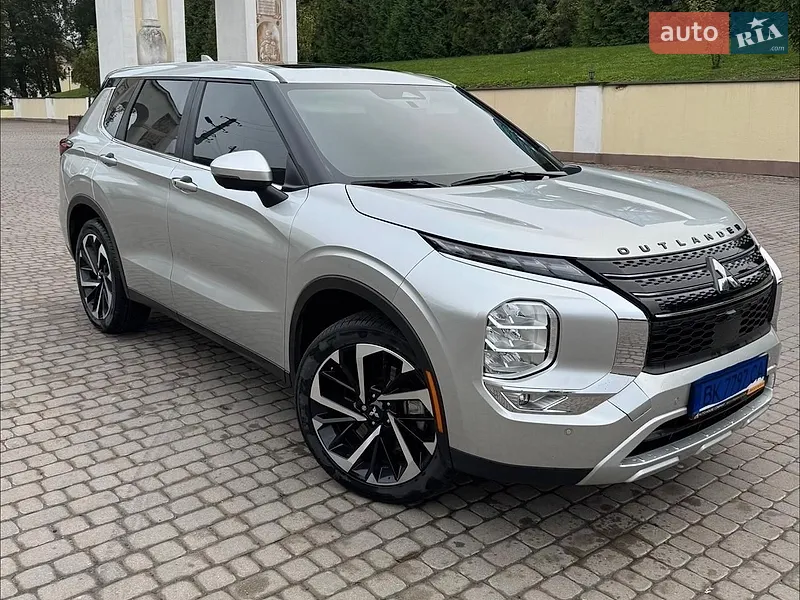 Mitsubishi Outlander 2024