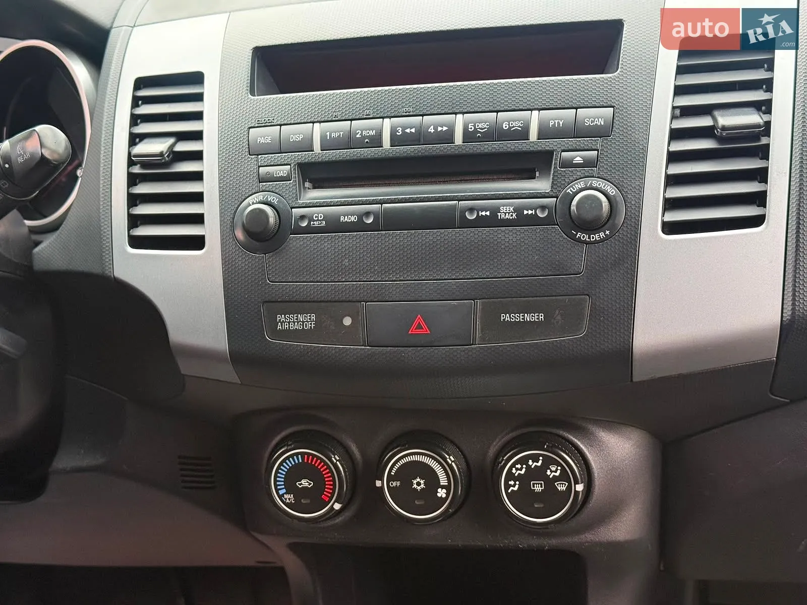 2012 Mitsubishi Outlander - мініатюра 16