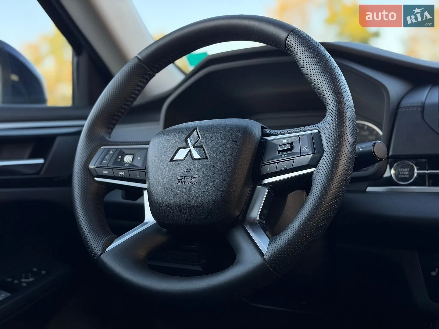 2022 Mitsubishi Outlander - мініатюра 37