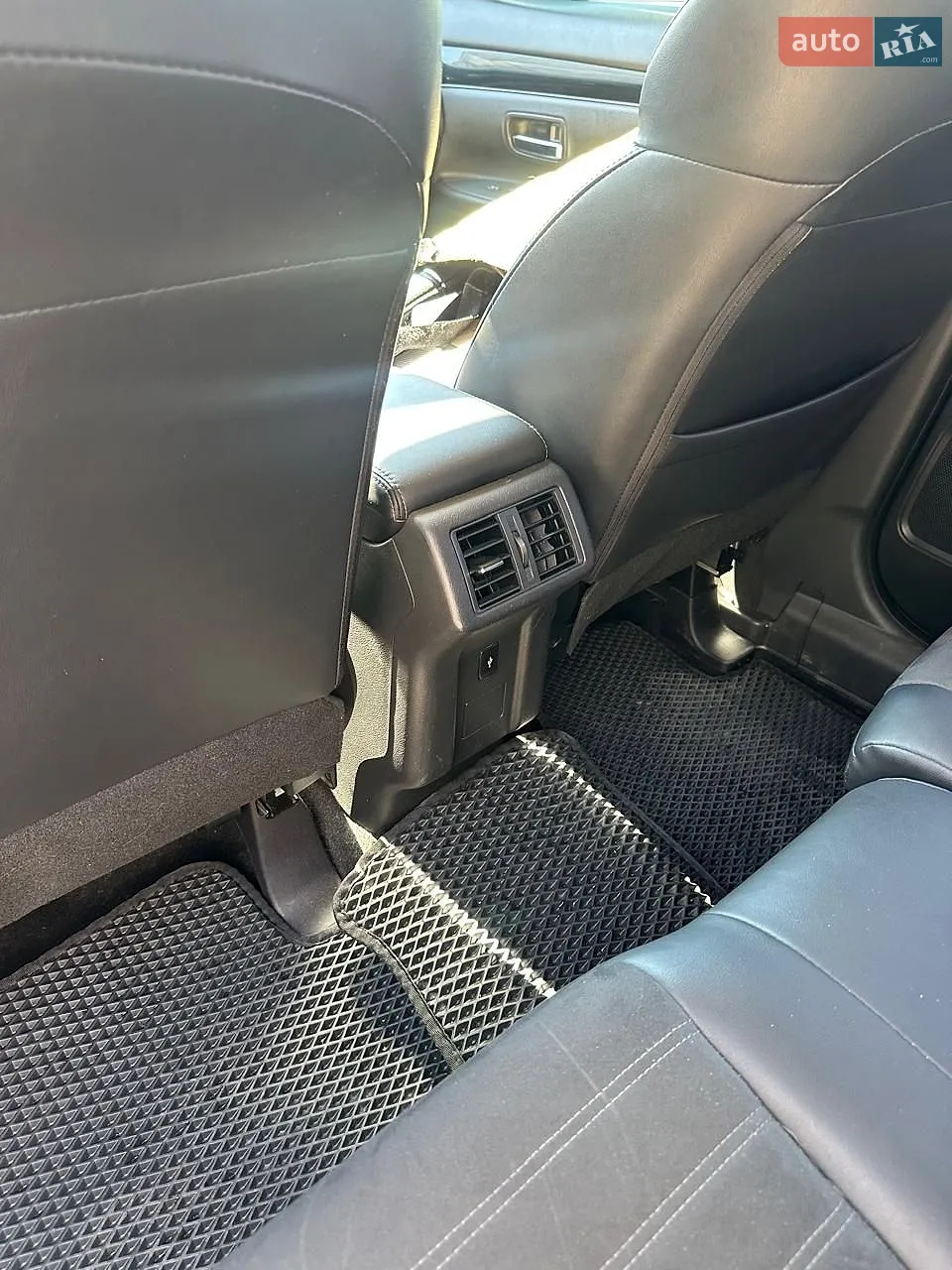 2018 Mitsubishi Outlander - мініатюра 12