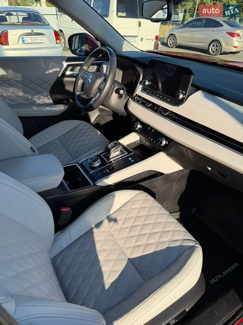 2022 Mitsubishi Outlander - мініатюра 27