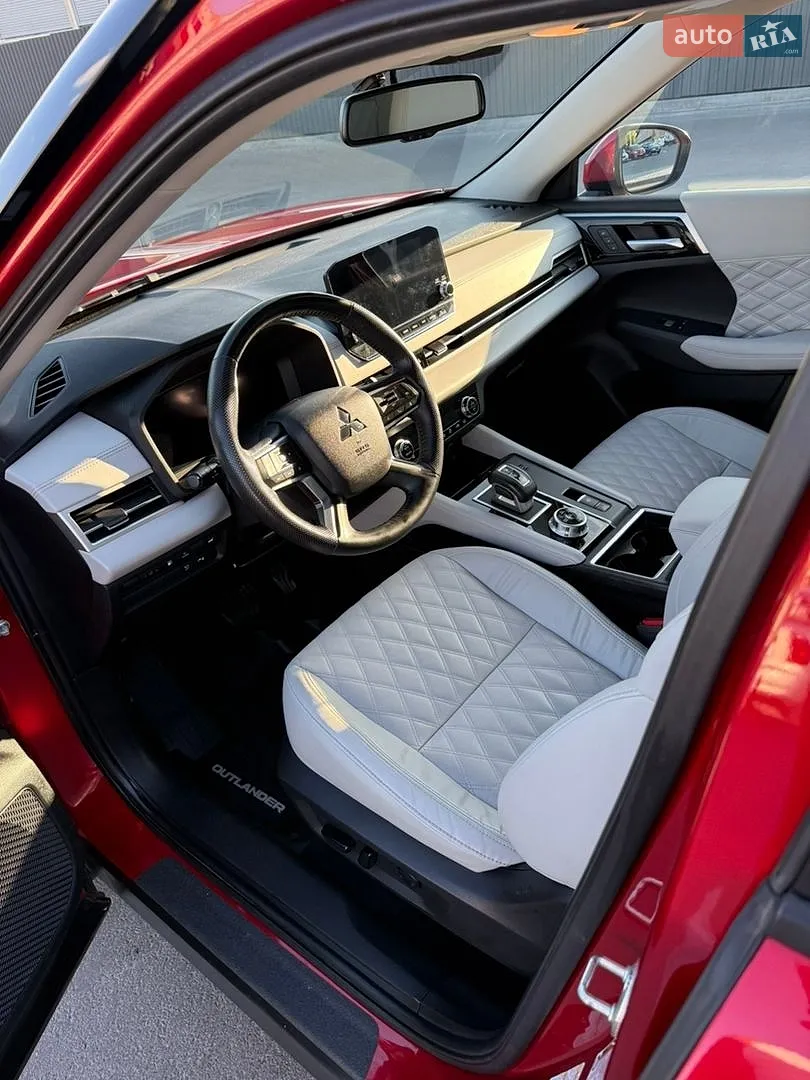 2022 Mitsubishi Outlander - мініатюра 25