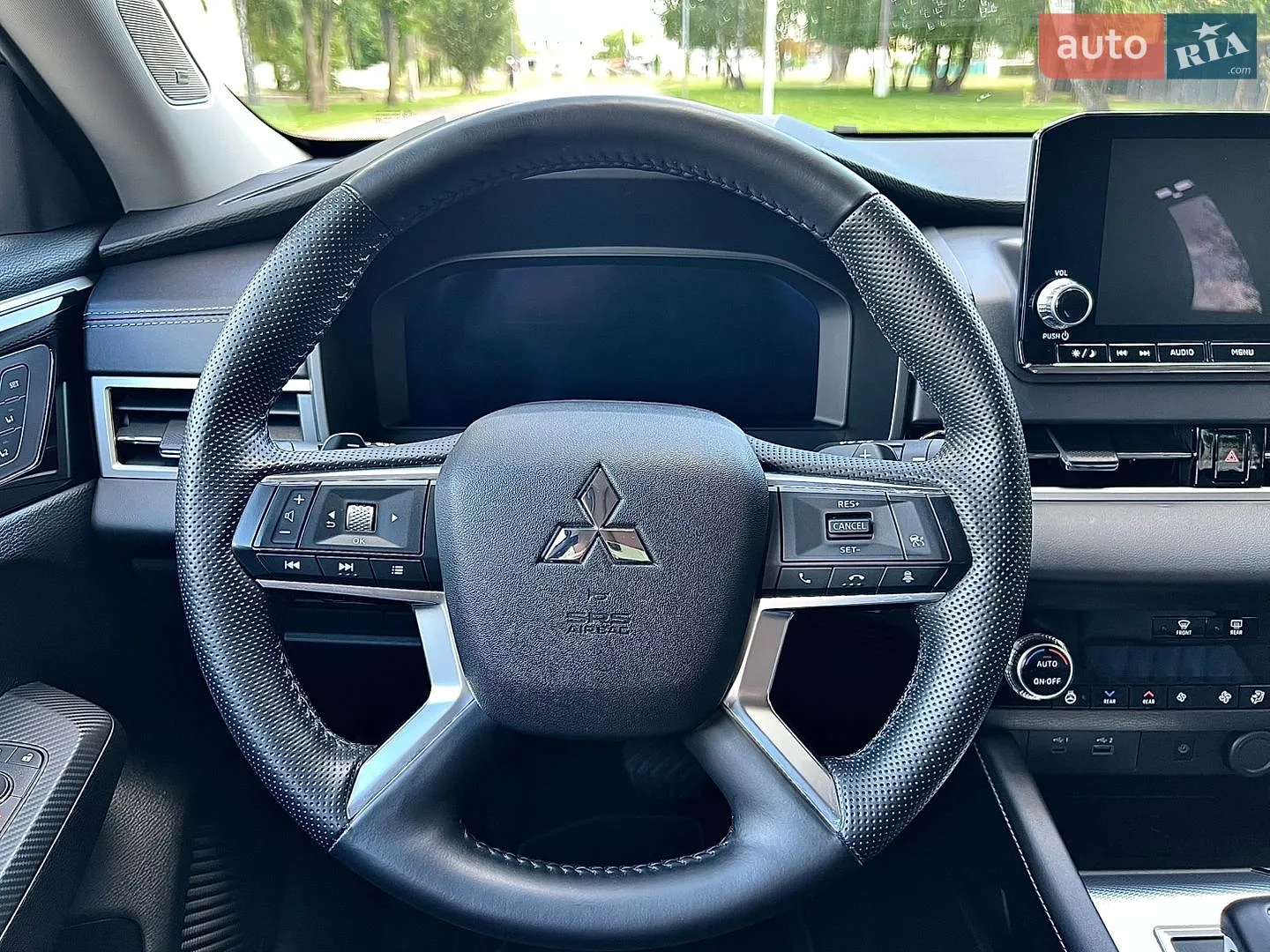 2024 Mitsubishi Outlander - мініатюра 69