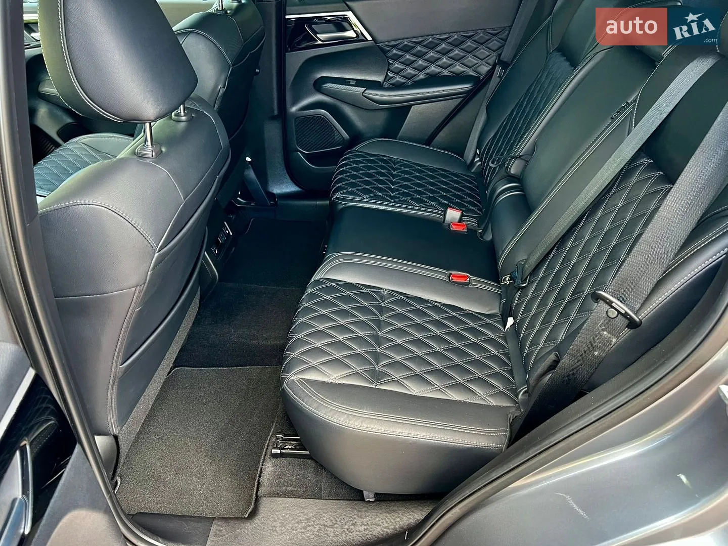 2024 Mitsubishi Outlander - мініатюра 64