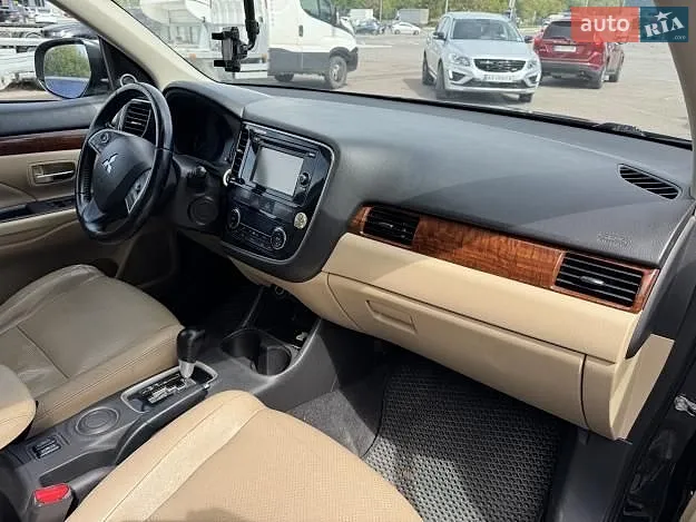 2013 Mitsubishi Outlander - мініатюра 5