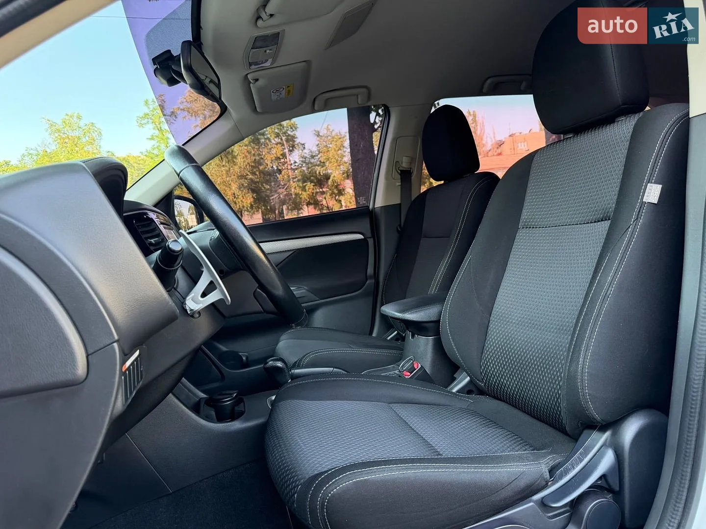 2016 Mitsubishi Outlander - мініатюра 11