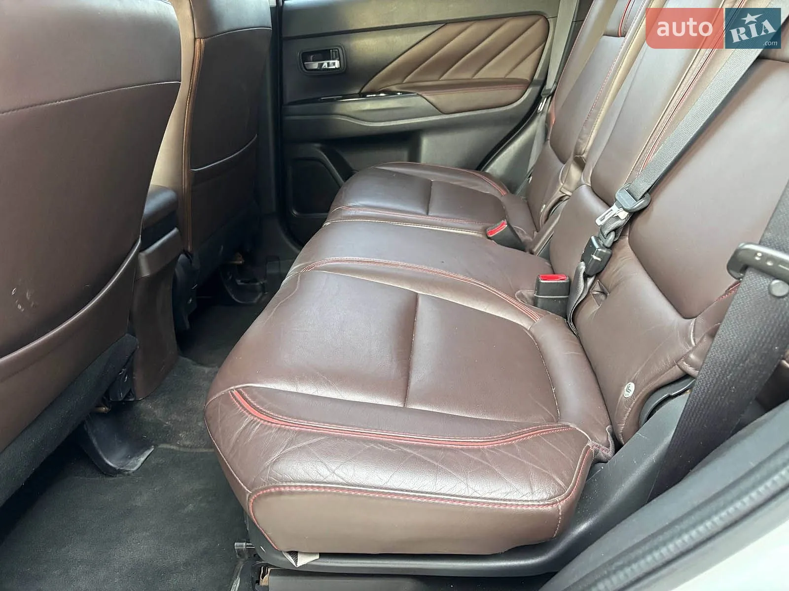 2016 Mitsubishi Outlander - мініатюра 38