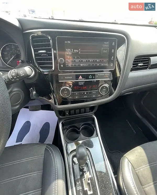 2019 Mitsubishi Outlander - мініатюра 13