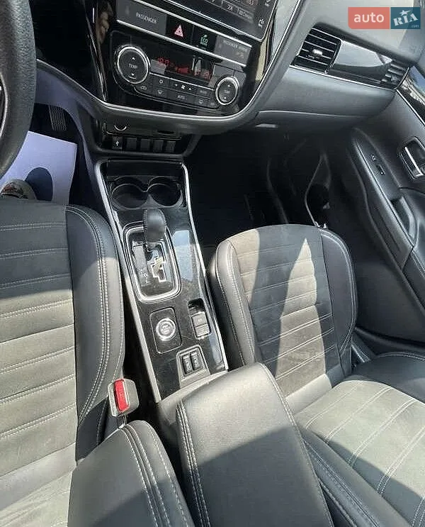 2019 Mitsubishi Outlander - мініатюра 14
