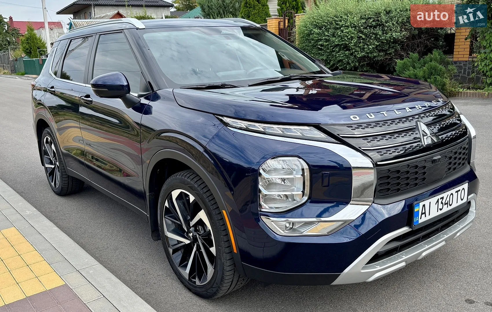 2021 Mitsubishi Outlander - мініатюра 2