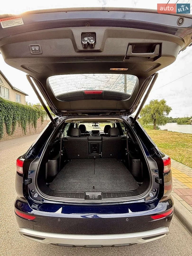 2021 Mitsubishi Outlander - мініатюра 10