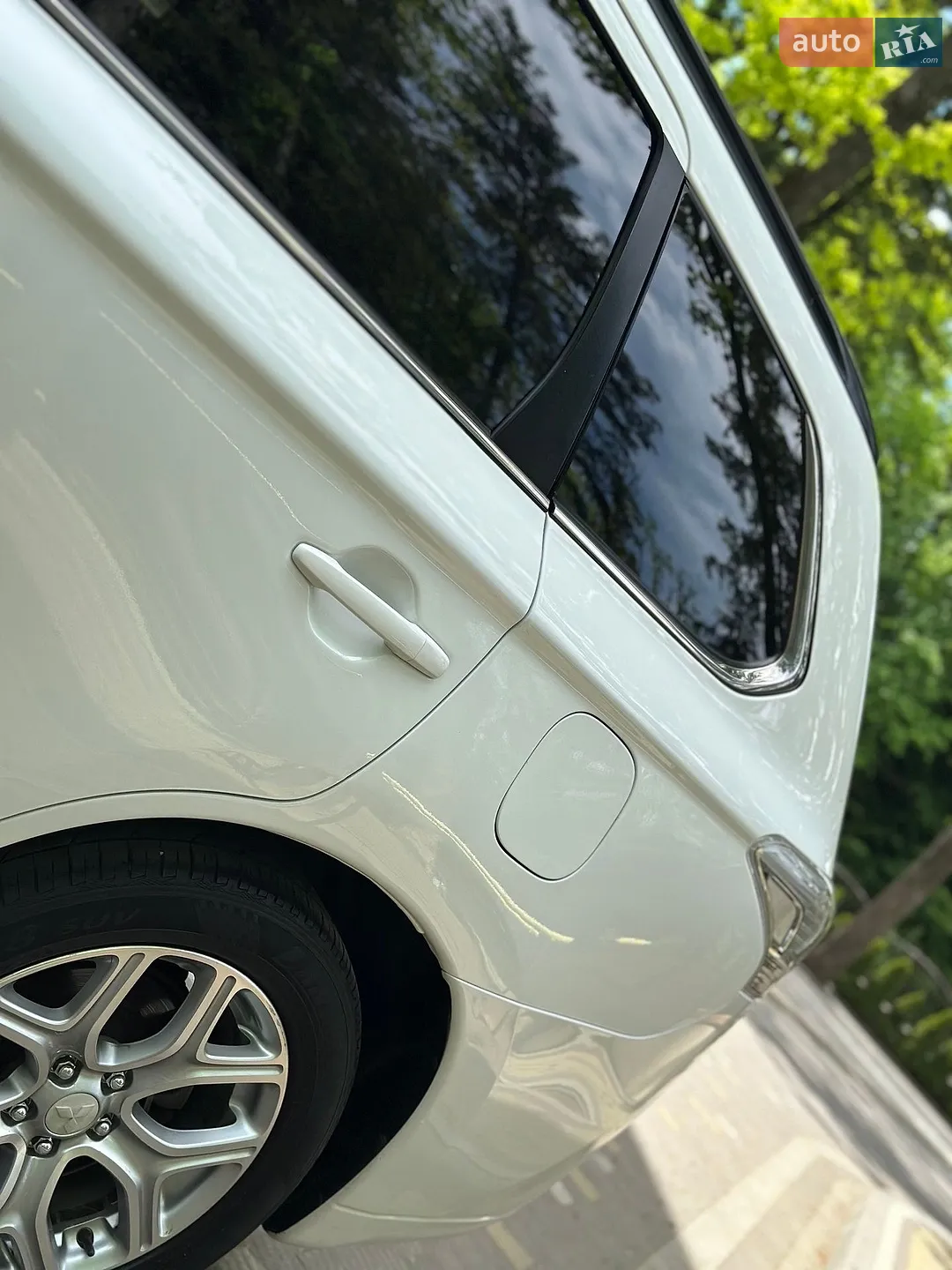 2014 Mitsubishi Outlander - мініатюра 10