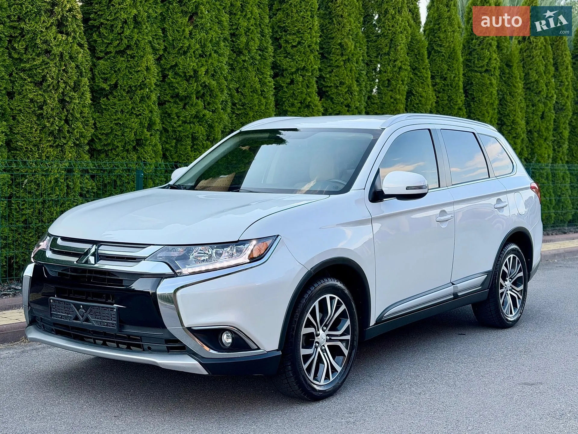 2017 Mitsubishi Outlander - мініатюра 2