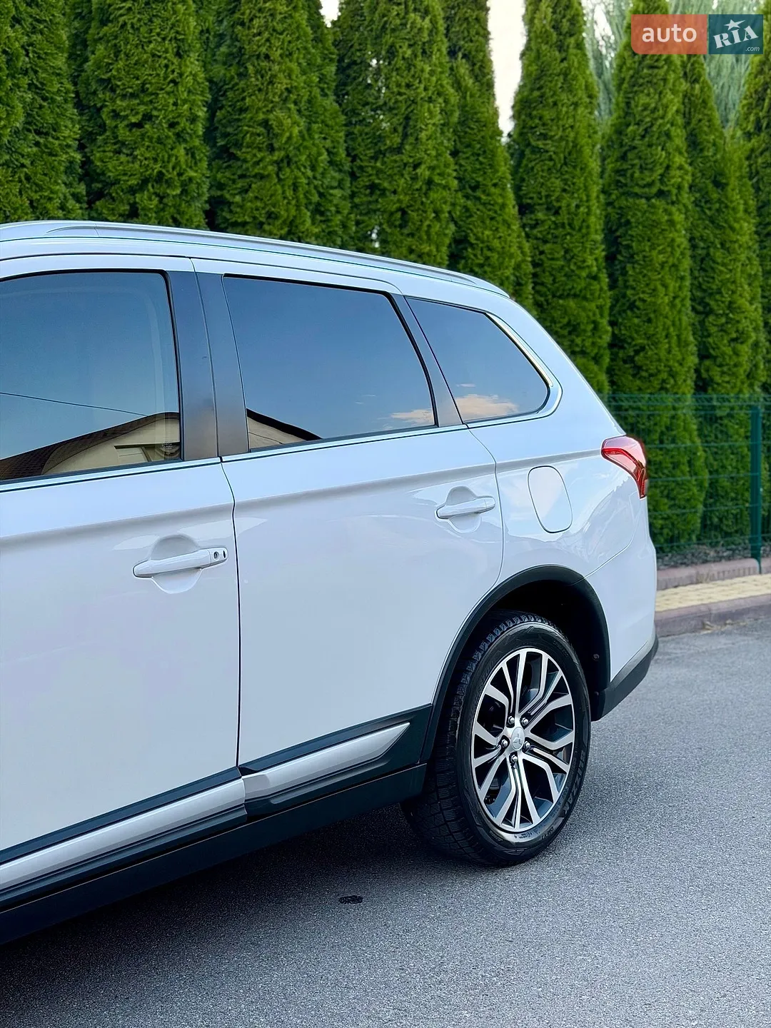 2017 Mitsubishi Outlander - мініатюра 3