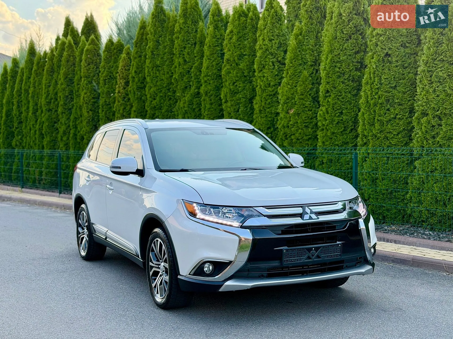 2017 Mitsubishi Outlander - мініатюра 6