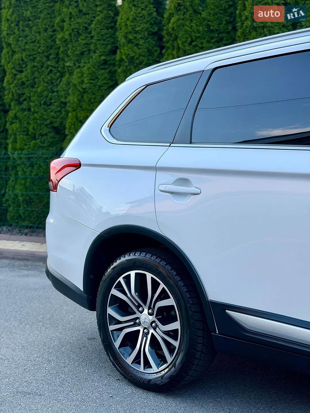 2017 Mitsubishi Outlander - мініатюра 8