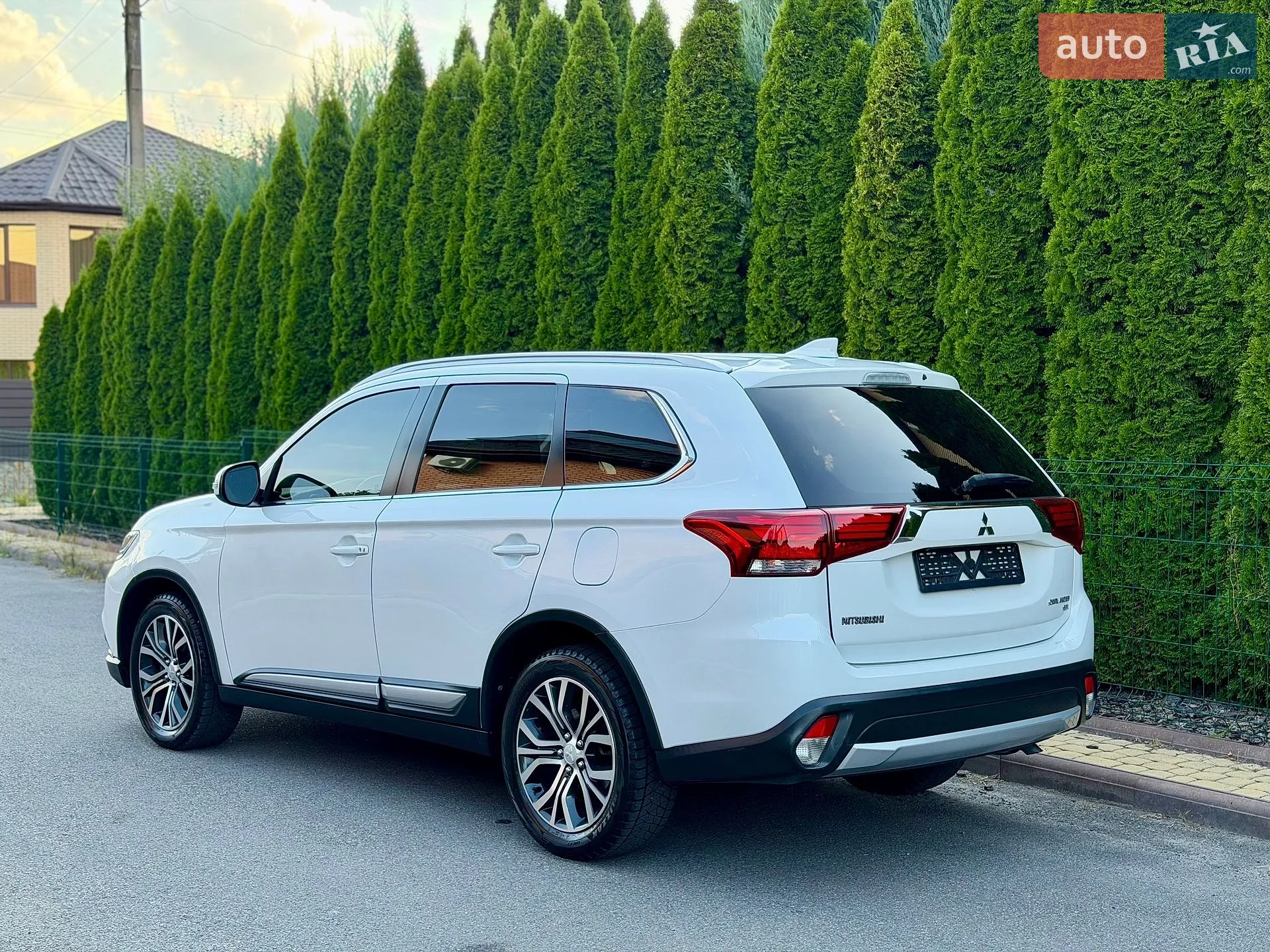 2017 Mitsubishi Outlander - мініатюра 11