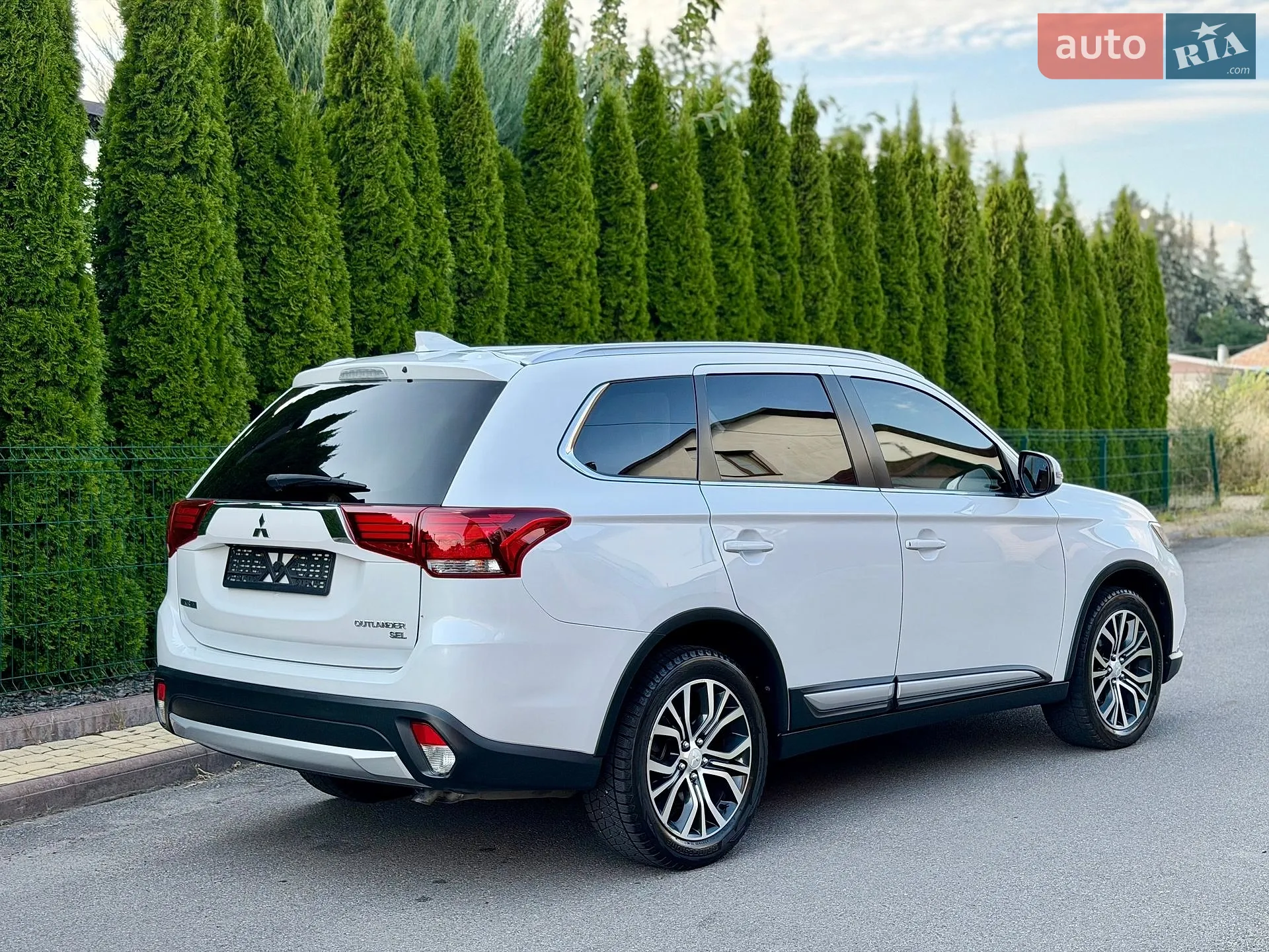2017 Mitsubishi Outlander - мініатюра 13