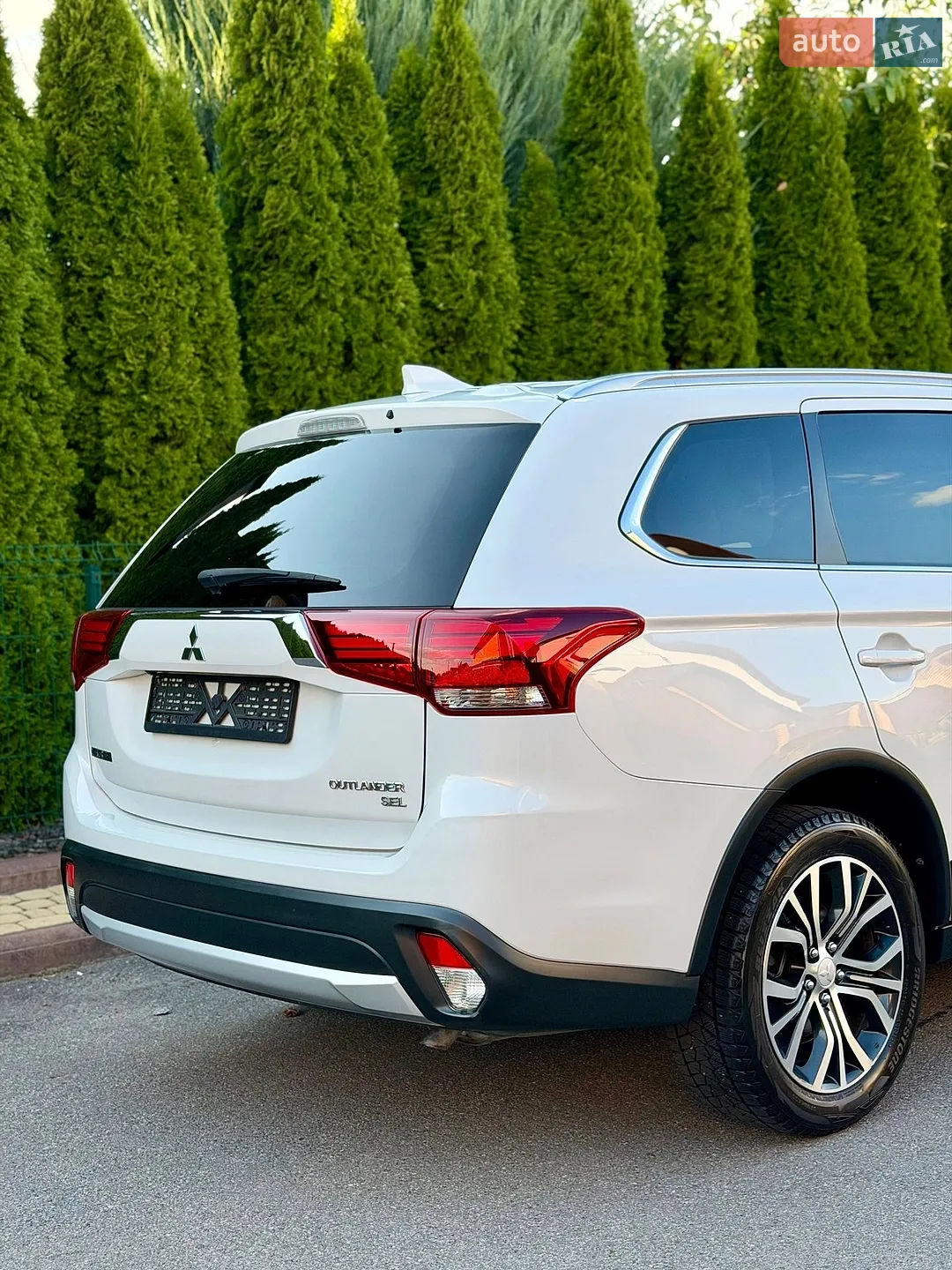 2017 Mitsubishi Outlander - мініатюра 16