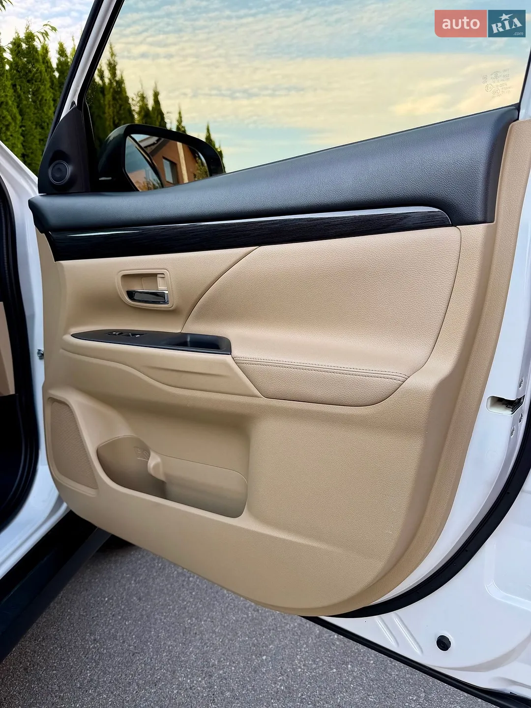 2017 Mitsubishi Outlander - мініатюра 35