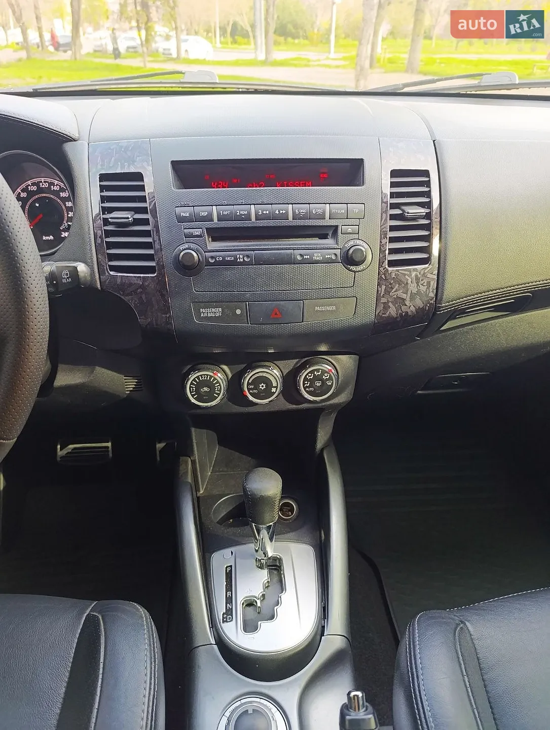 2010 Mitsubishi Outlander - мініатюра 13