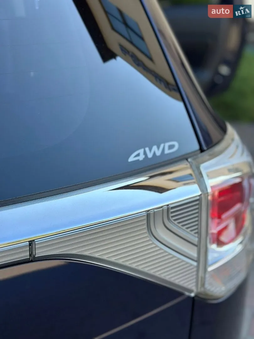 2014 Mitsubishi Outlander - мініатюра 12