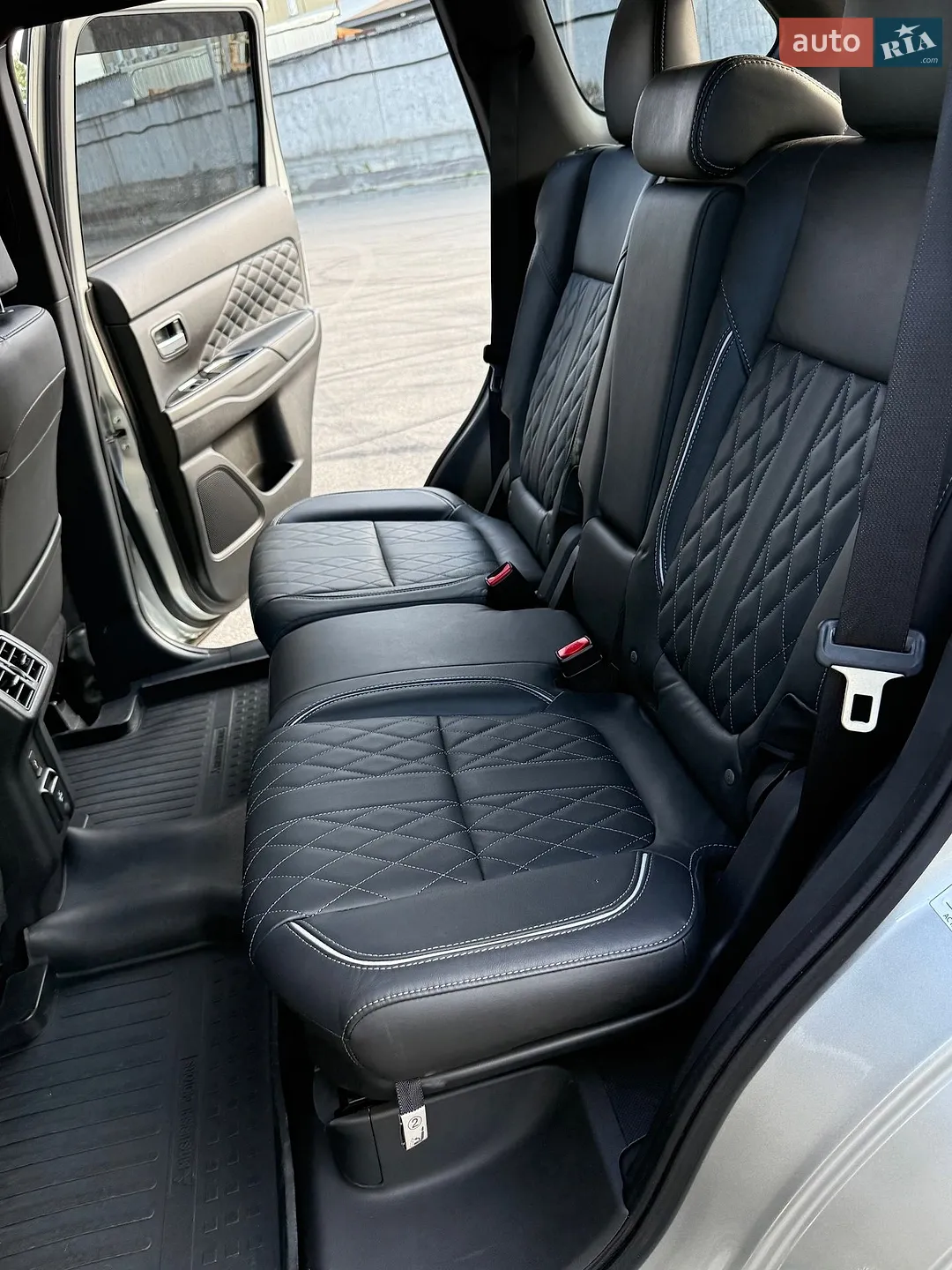 2020 Mitsubishi Outlander - мініатюра 37
