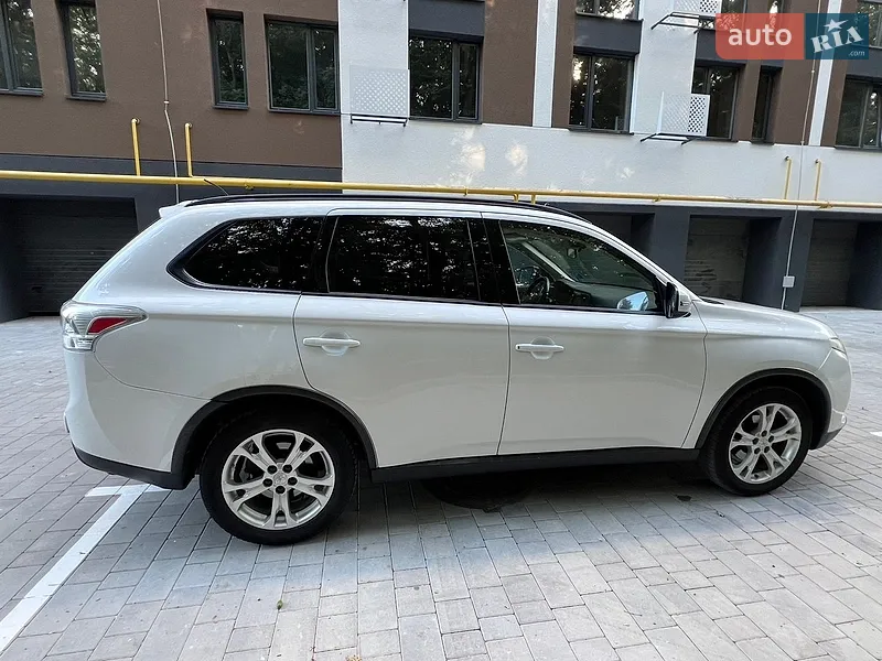 Mitsubishi Outlander 2014
